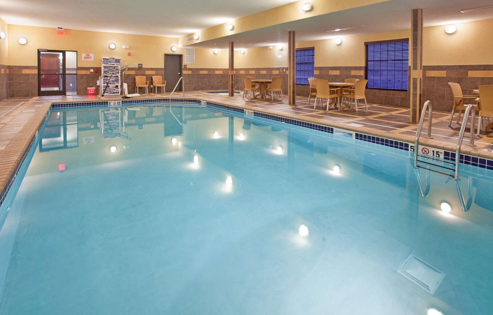 Hampton Inn & Suites Dickinson Nd Esterno foto