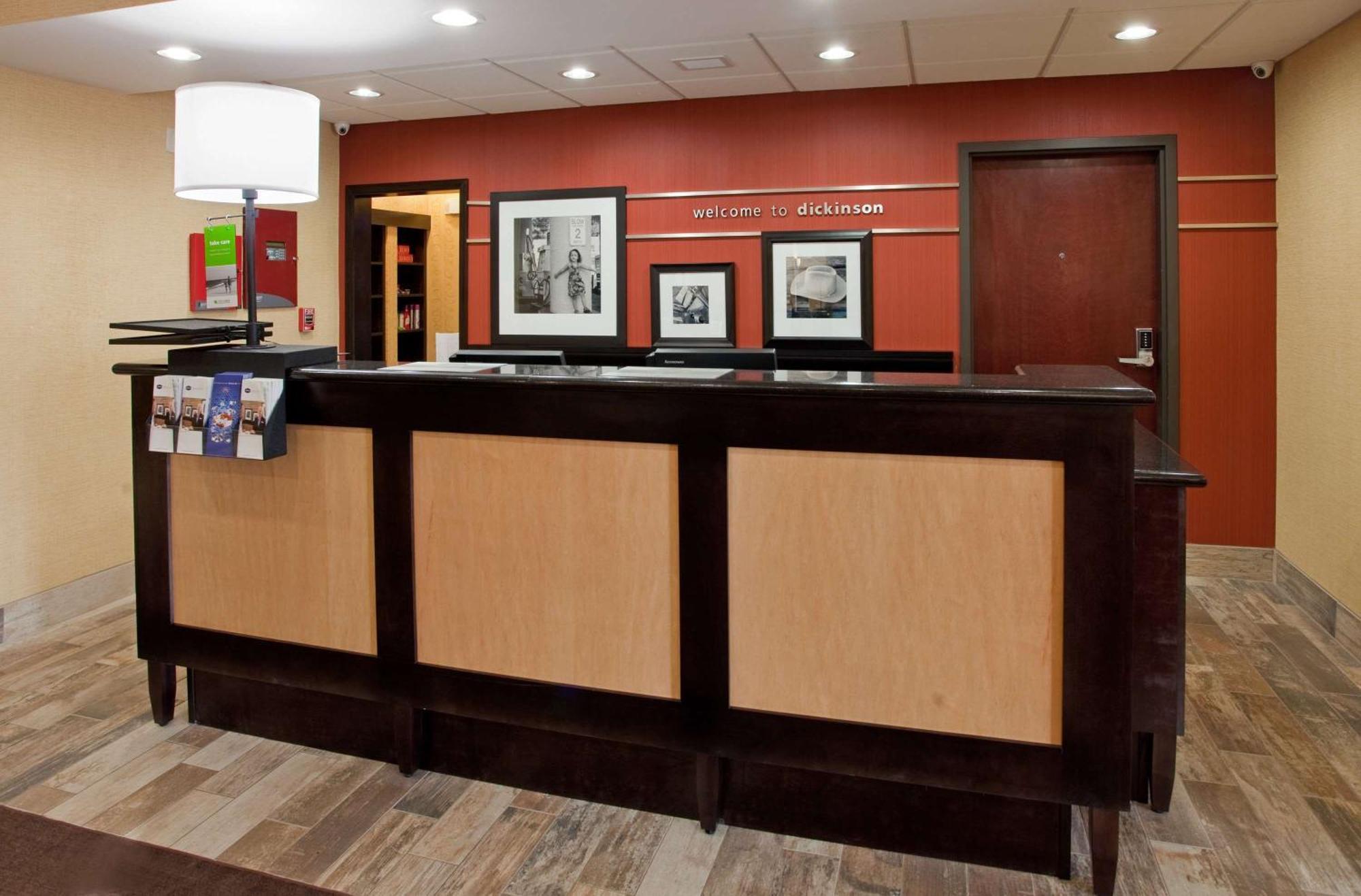 Hampton Inn & Suites Dickinson Nd Esterno foto